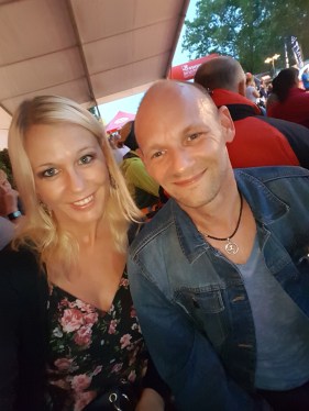 2018-08-24-21-37-00-357